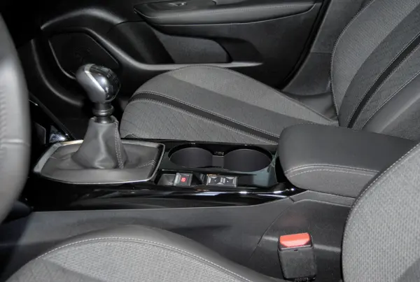 Peugeot 208 1.2 PureTech Allure Pack 18