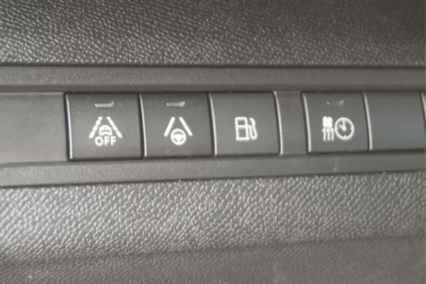 Peugeot 3008 1.6 HYBRID GT PACK e-EAT8 32
