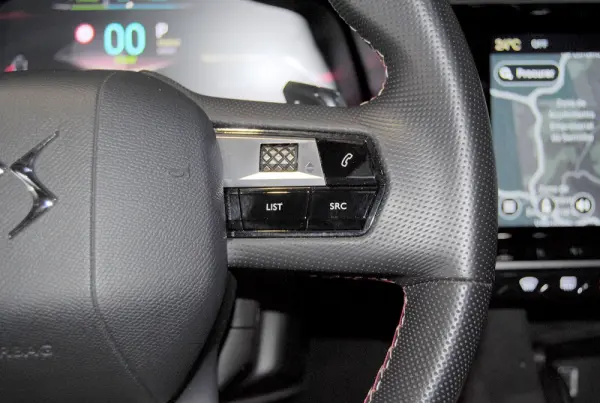 DS DS7 E-Tense Performance Line 26