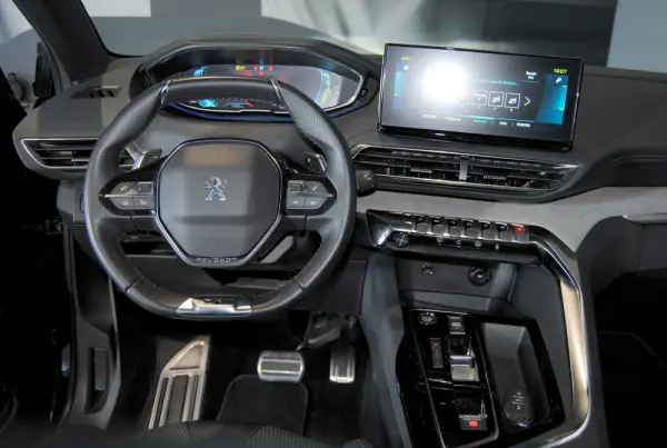 Peugeot 3008 1.6 Hybrid GT e-EAT8 22