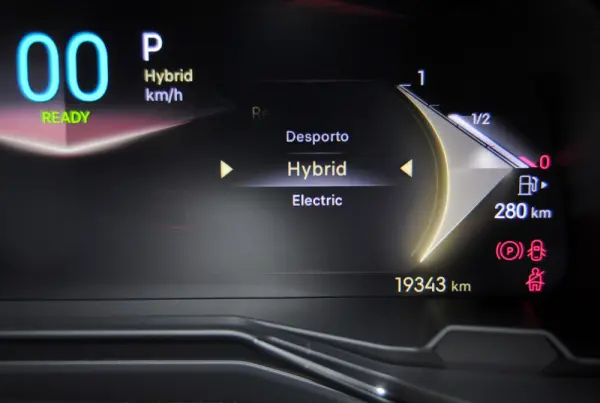 DS DS7 E-Tense Performance Line 27
