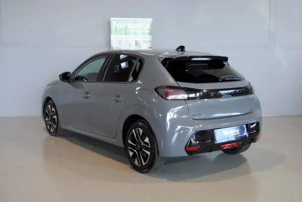 Peugeot 208 1.2 PureTech Allure Pack 8