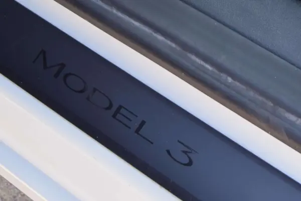 Tesla Model 3 Long-Range AWD Dual Motor 34