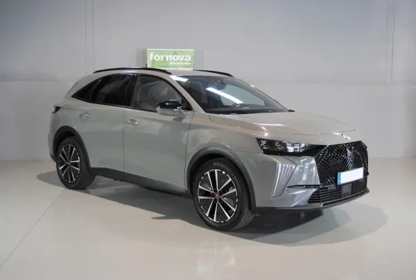 DS DS7 E-Tense Performance Line 4