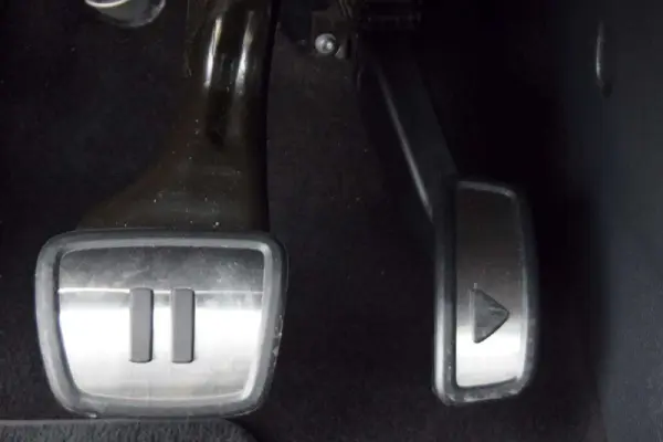 Volkswagen ID.Buzz 91 kWh Pro 18