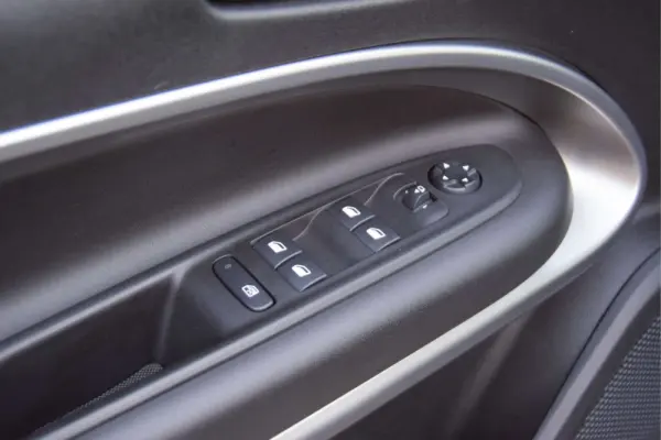 Jeep Avenger 54 kWh Summit 30