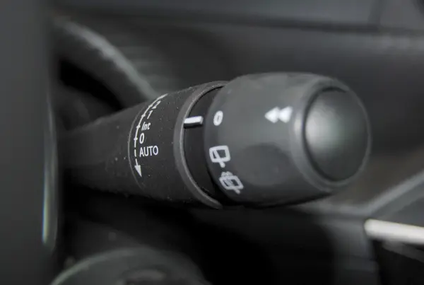 Peugeot 2008 1.2 Hybrid Allure e-DCS6 28