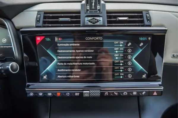 DS DS7 Crossback E-Tense 4x4 Opera 300cv 37