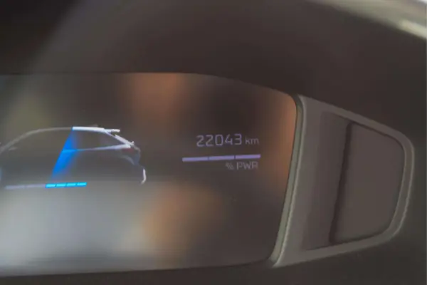 Peugeot 208 1.2 Hybrid Allure e-DCS6 8