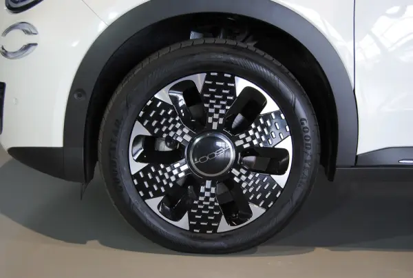 Fiat 600 1.2 Hybrid La Prima 10