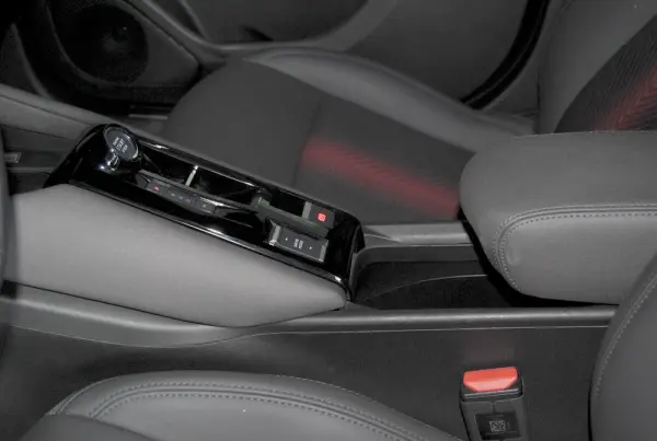 Alfa Romeo Junior 1.2 Speciale eDCT6 39