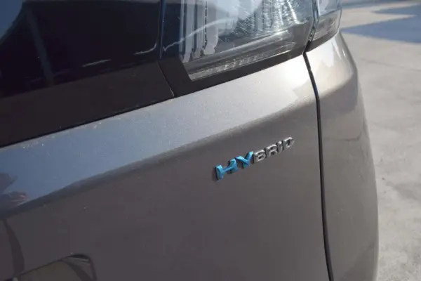 Peugeot 3008 1.6 Hybrid GT e-EAT8 23