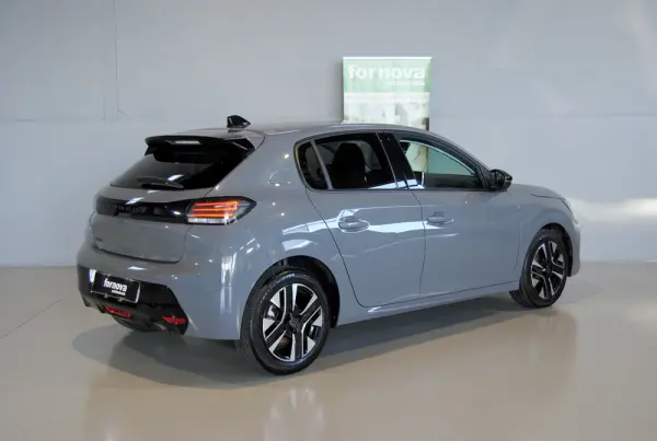 Peugeot 208 1.2 PureTech Allure Pack 6
