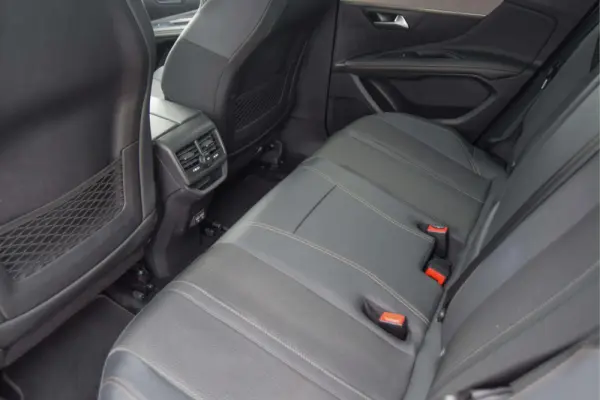 Peugeot 3008 1.6 Hybrid GT e-EAT8 26