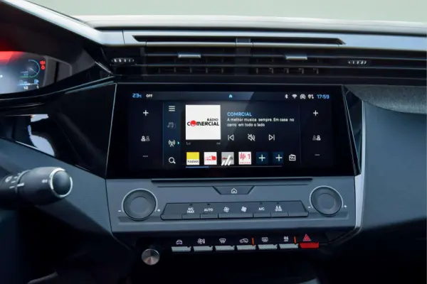 Peugeot 408 1.2 Hybrid Allure e-DCS6 14