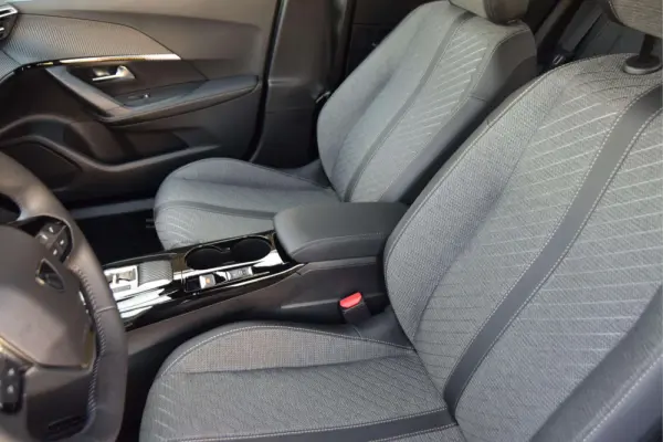 Peugeot 2008 1.2 Hybrid Allure e-DCS6 20