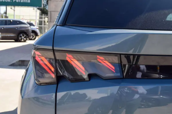 Peugeot E-5008 73 kWh GT 25