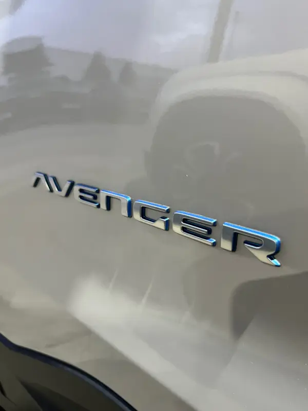 Jeep Avenger 54 KWh Summit 10