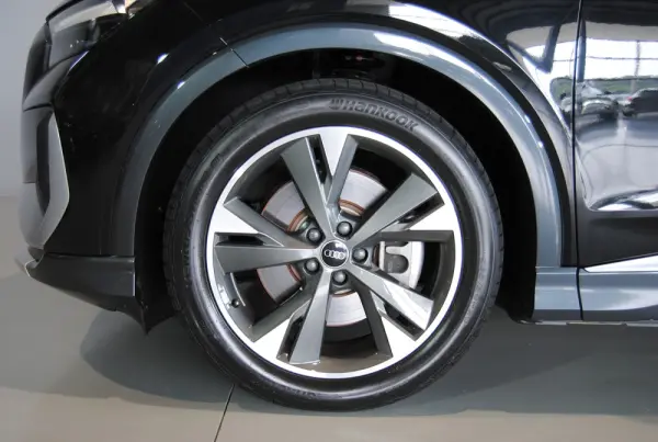 Audi Q4 e-tron 45 82 kWh SE S-Line Plus 9