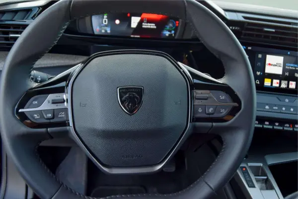 Peugeot 408 1.2 Hybrid Allure e-DCS6 21