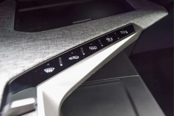 Peugeot E-3008 73 kWh GT 37