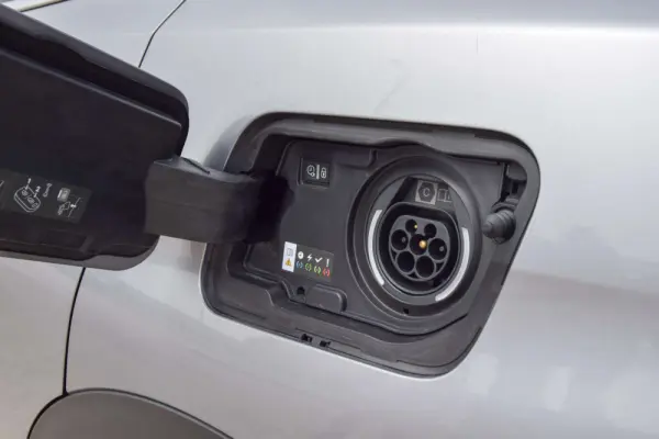 Peugeot 3008 1.6 Hybrid GT e-EAT8 32