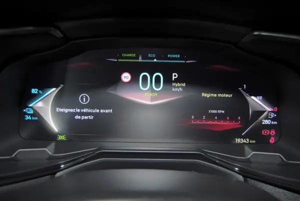 DS DS7 E-Tense Performance Line 16