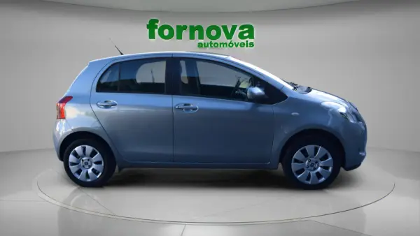 Toyota Yaris 1.0 VVT-i Sol 4