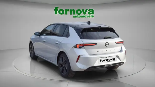 Opel Astra 54 kWh GS 5