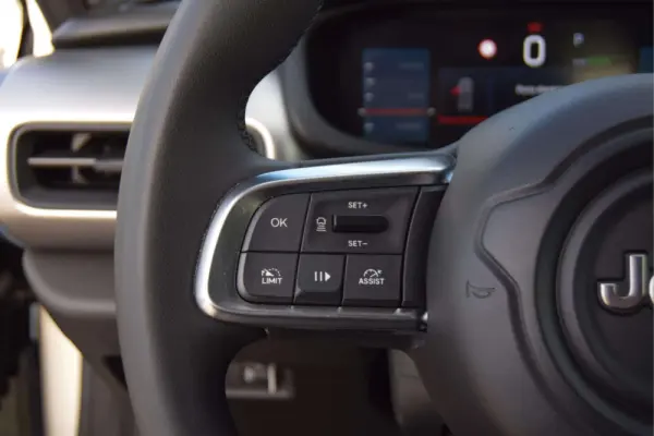 Jeep Avenger 54 kWh Summit 13
