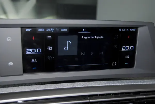 Peugeot 3008 1.2 Hybrid Allure e-DCS6 33