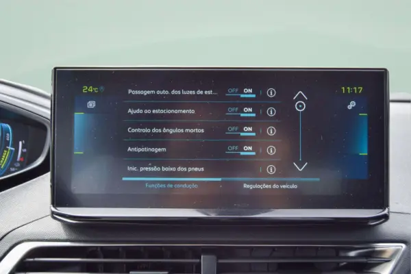 Peugeot 3008 1.6 Hybrid GT e-EAT8 17