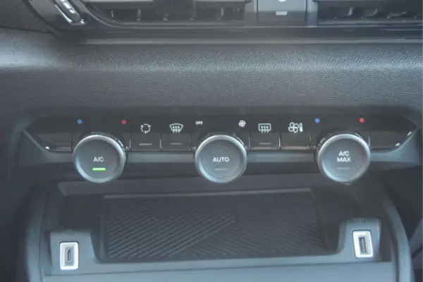 Citroen C4 1.2 Hybrid Plus e-DSC6 13