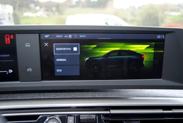 Peugeot 3008 1.2 Hybrid Allure e-DCS6 37