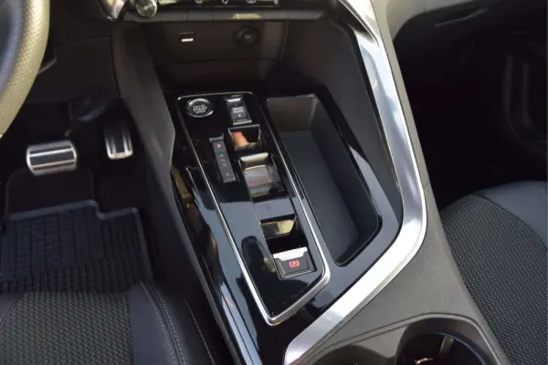 Peugeot 3008 1.6 Hybrid GT e-EAT8 15