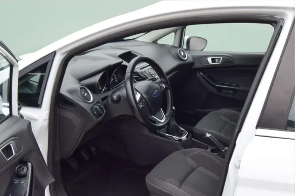 Ford Fiesta 1.5 TDCi Titanium 15