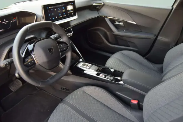 Peugeot 2008 1.2 Hybrid Allure e-DCS6 26