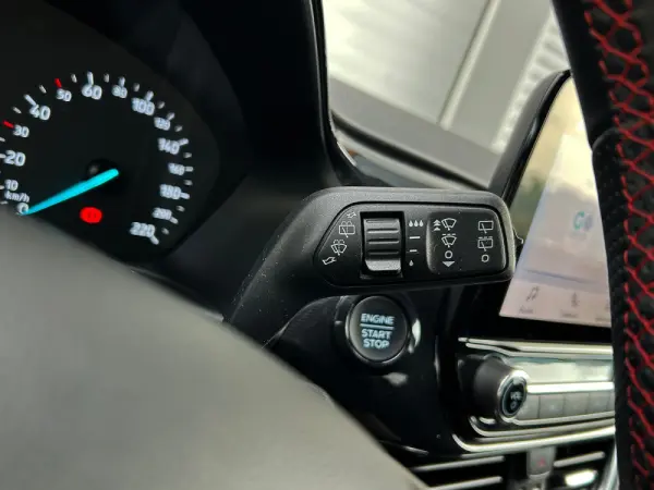 Ford Fiesta 1.0 EcoBoost ST-Line 32