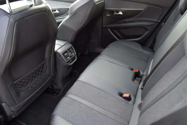 Peugeot 3008 1.5 BlueHDi GT Line EAT8 10