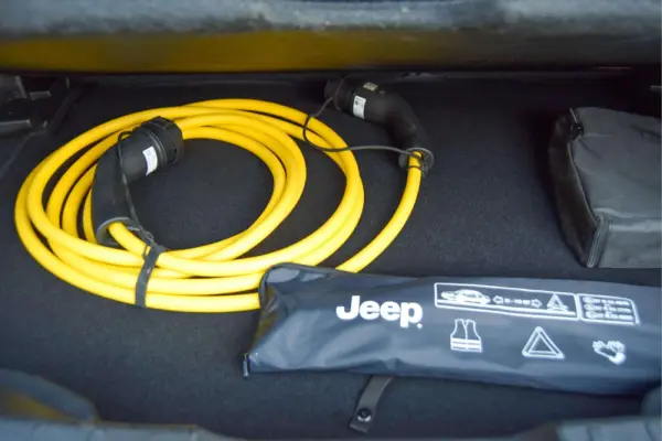 Jeep Avenger 54 kWh Summit 32