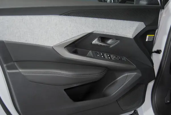 Peugeot 3008 1.2 Hybrid Allure e-DCS6 21