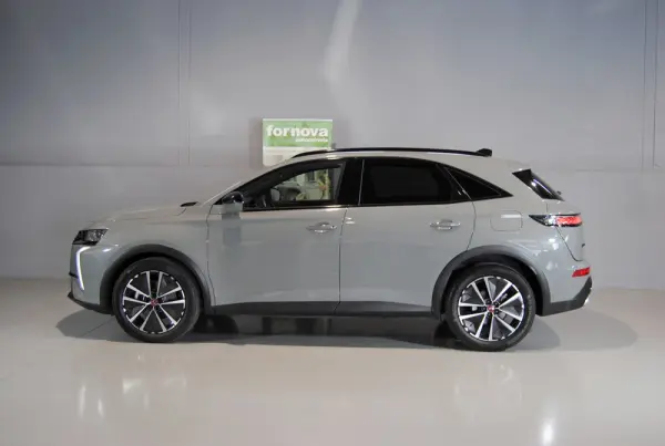 DS DS7 E-Tense Performance Line 9