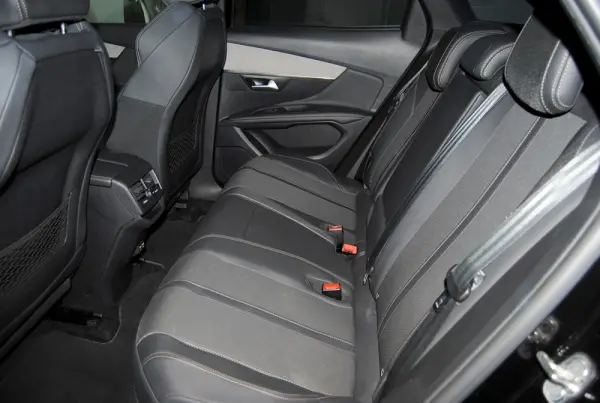 Peugeot 3008 1.6 Hybrid GT e-EAT8 18