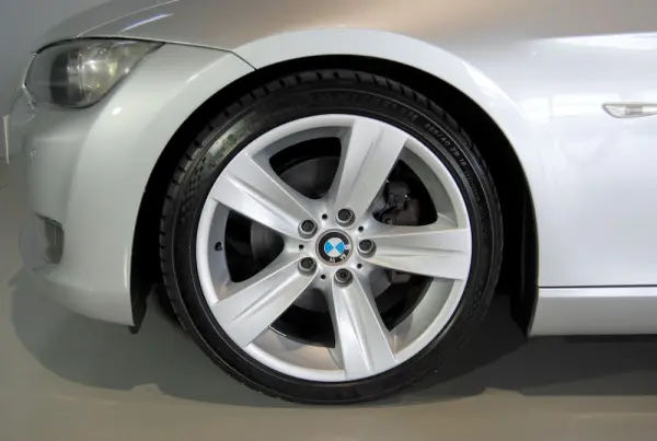 BMW 320 D COUPE 10