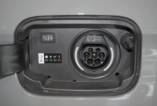 DS DS7 E-Tense Performance Line 13