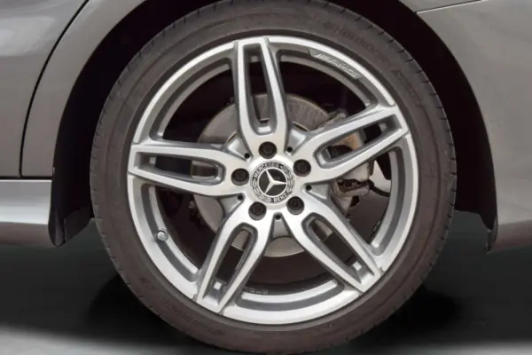 Mercedes-Benz CLA 180 d Shooting Brake AMG Line 31