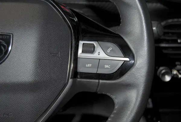 Peugeot 208 1.2 PureTech Active Pack 19