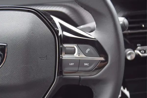 Peugeot 2008 1.2 PureTech Style 9