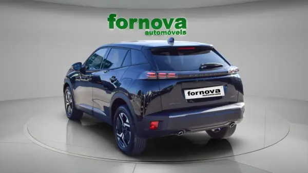 Peugeot 2008 4