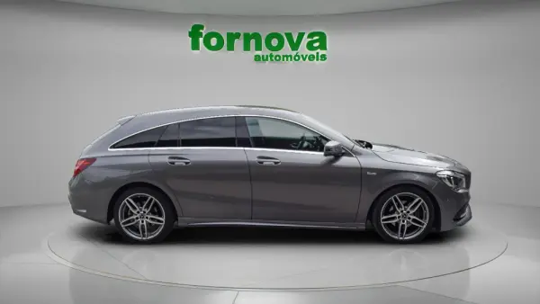 Mercedes-Benz CLA 180 d Shooting Brake AMG Line 7